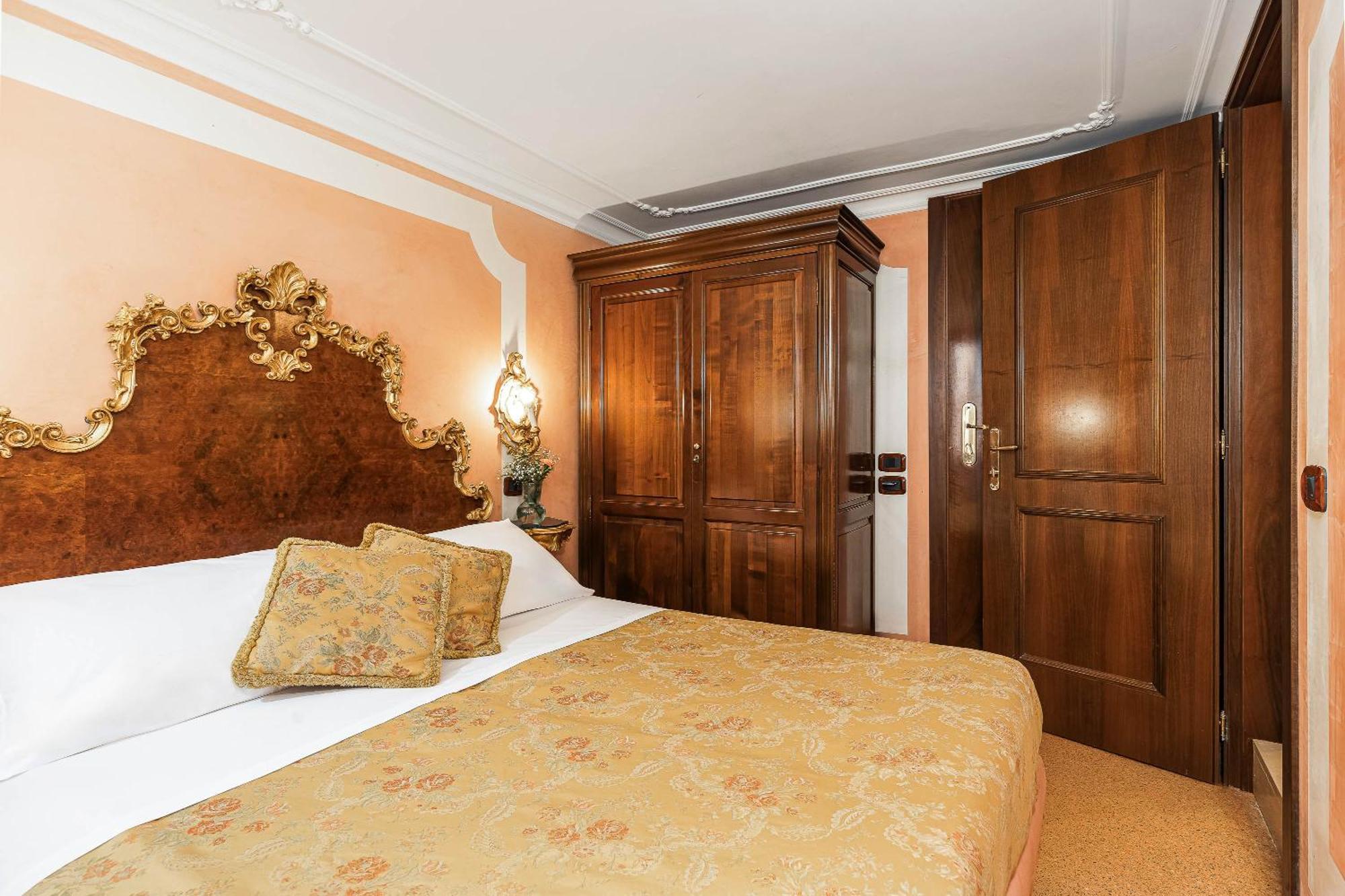 Hotel San Moisè Venezia Esterno foto
