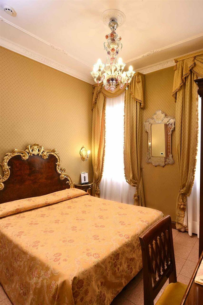 Hotel San Moisè Venezia Esterno foto