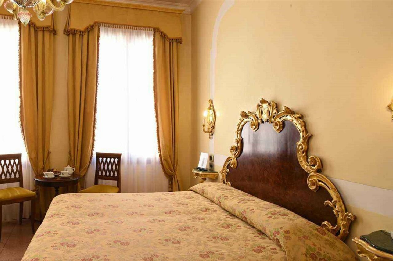 Hotel San Moisè Venezia Esterno foto