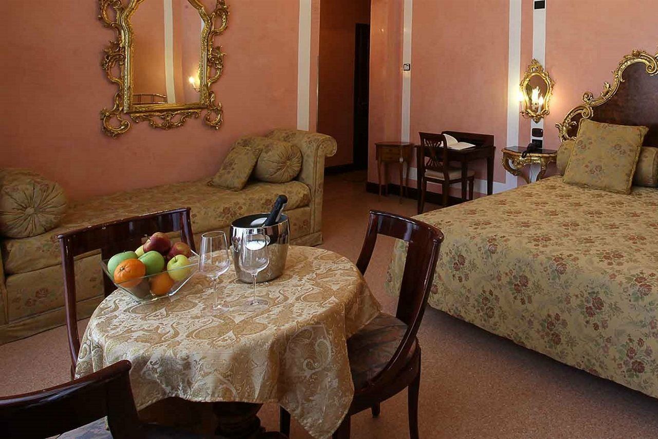 Hotel San Moisè Venezia Esterno foto
